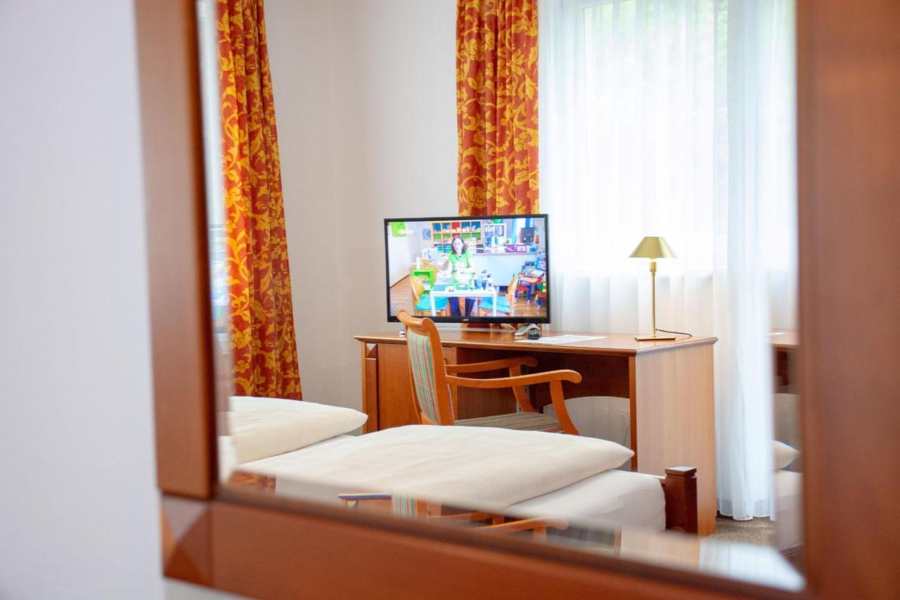 Landhotel Post Ebensee Am Traunsee ***S Bagian luar foto