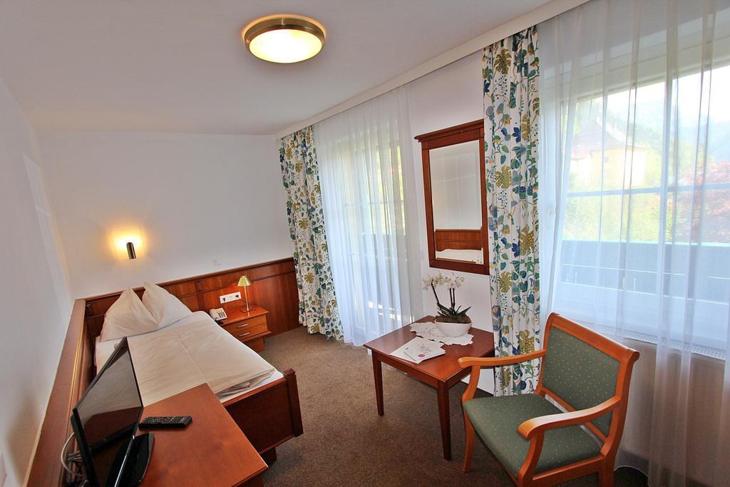 Landhotel Post Ebensee Am Traunsee ***S Bagian luar foto