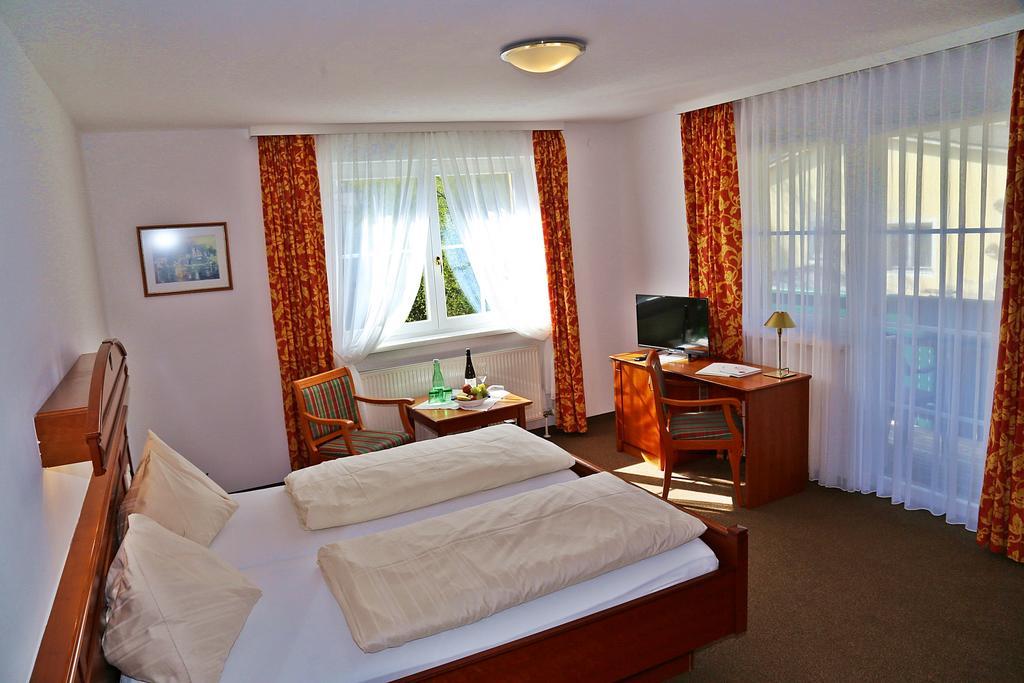 Landhotel Post Ebensee Am Traunsee ***S Bagian luar foto